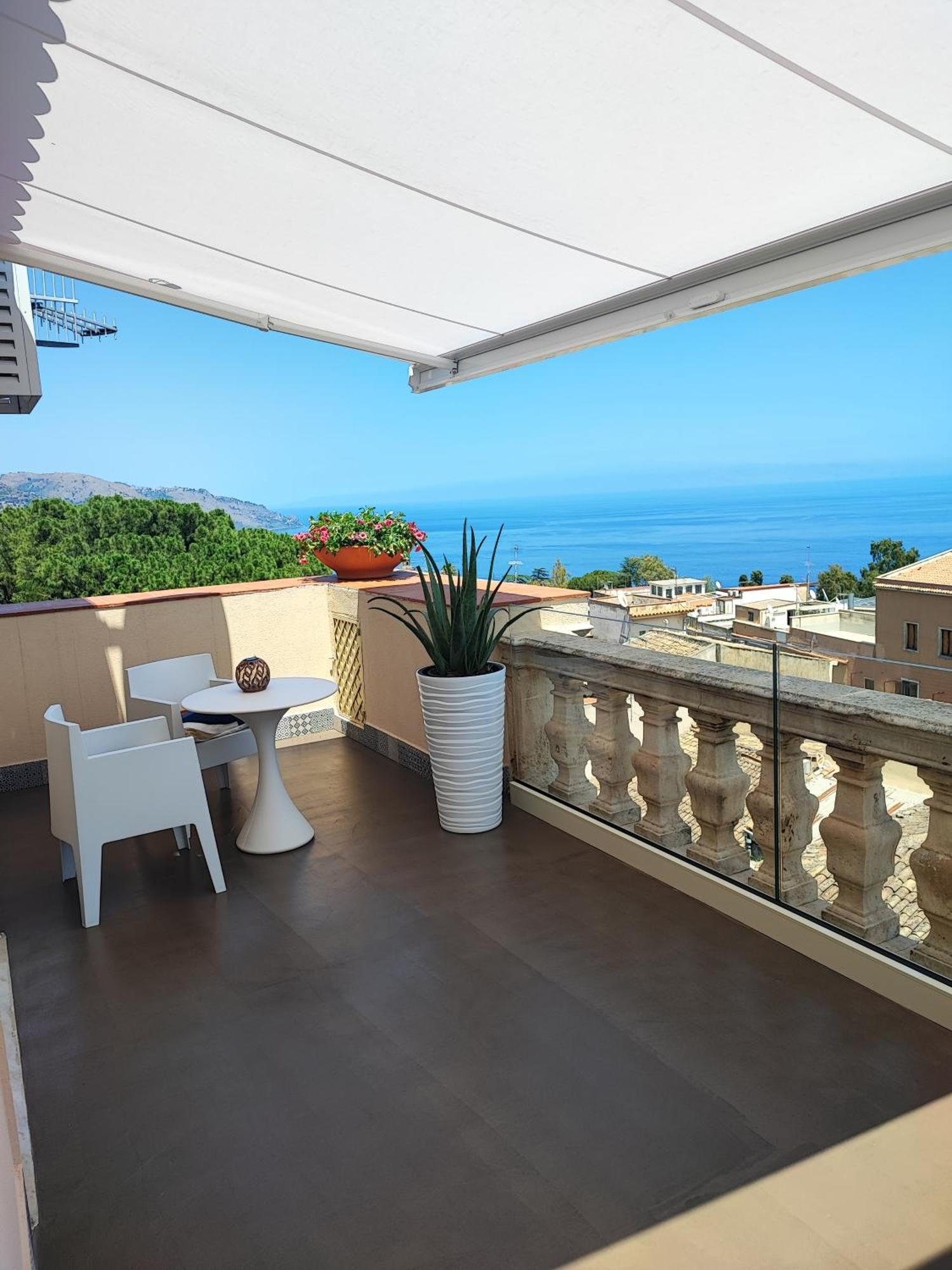 La Terrazza Di Porta Messina Hotel Taormina Exterior photo